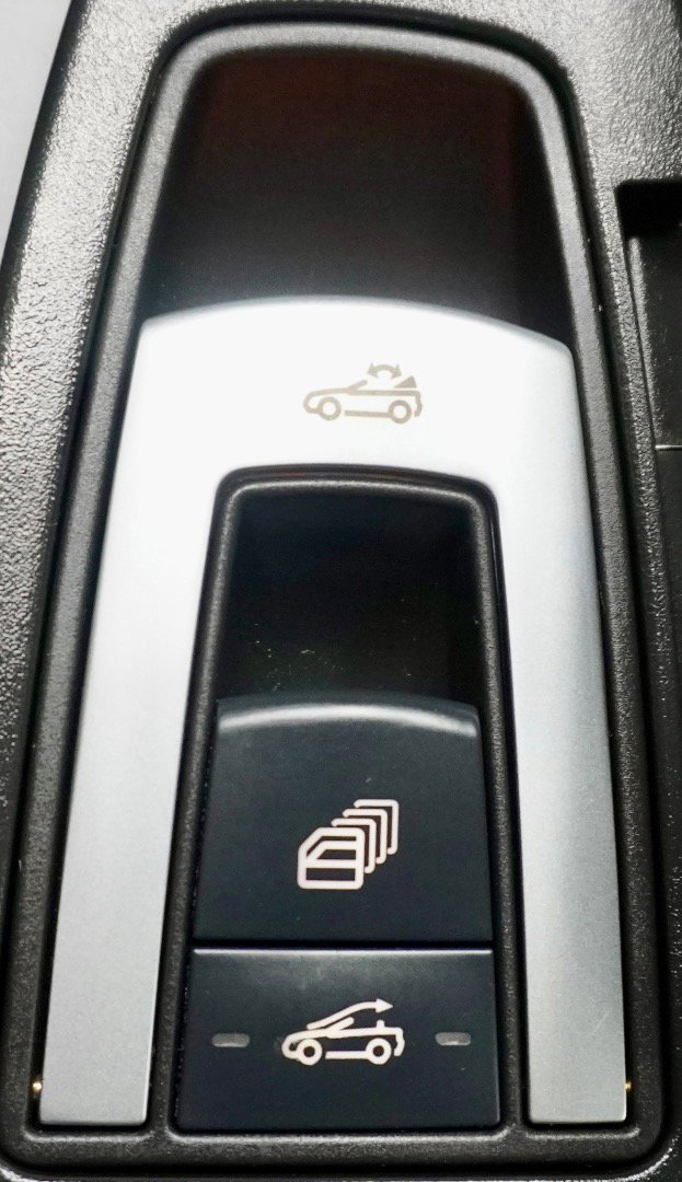 Used 2011 Mercedes-Benz E 550 Cabriolet image 25