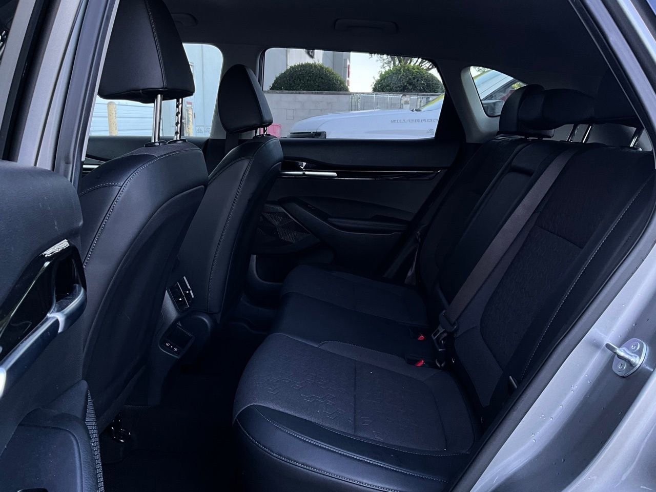 Used 2025 Kia Seltos S image 11