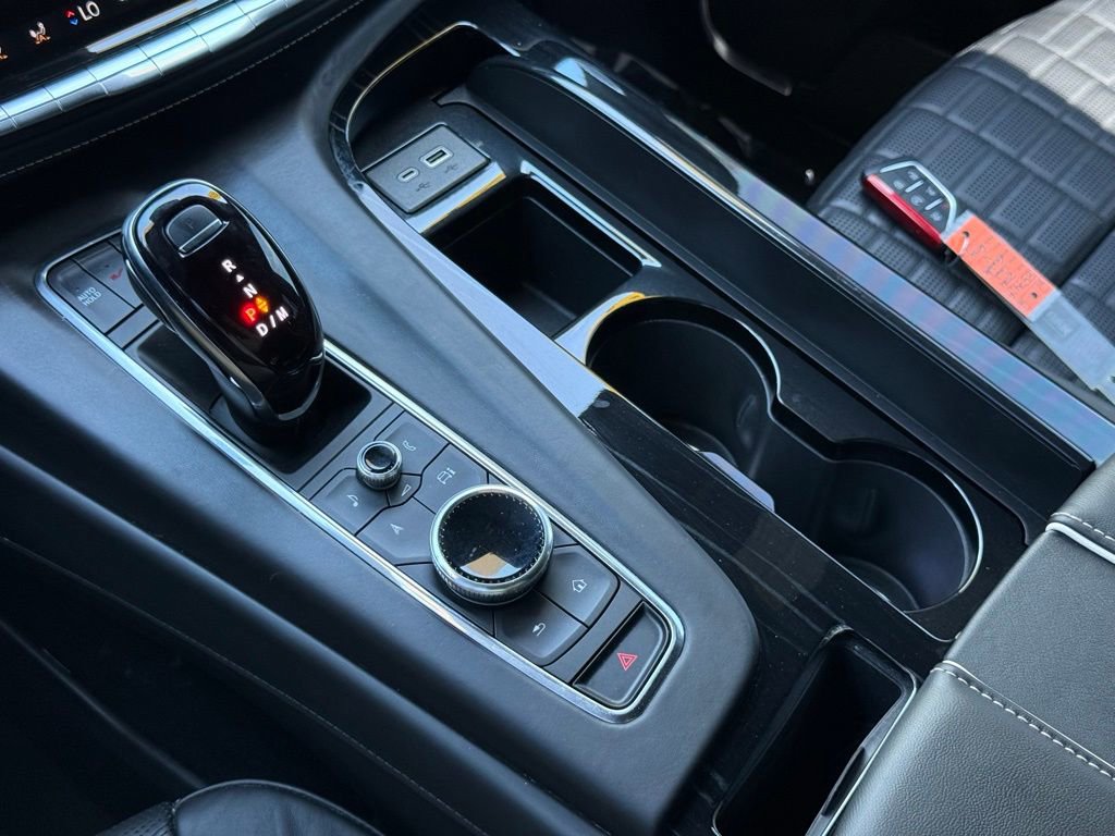 Certified 2024 Cadillac Escalade V w/ LPO, ONYX Package image 36