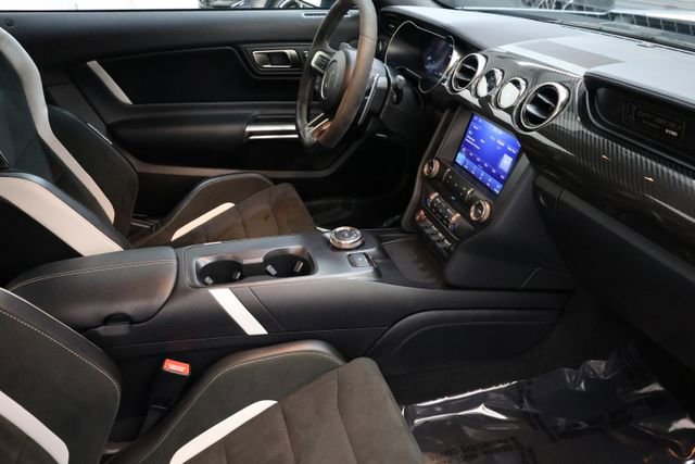 Used 2022 Ford Mustang Shelby GT500 w/ Carbon Fiber Track Pack image 97