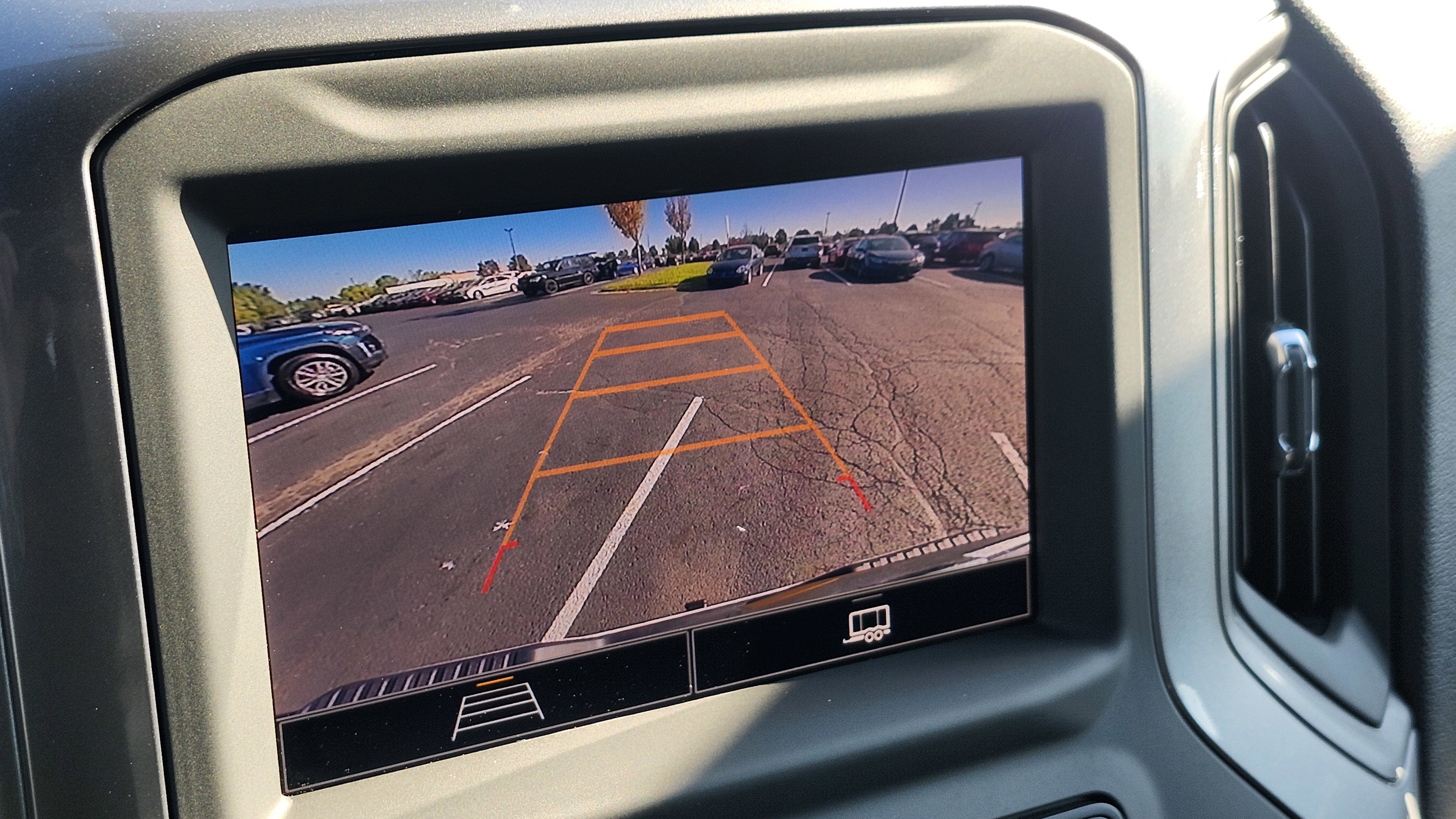 Used 2025 Chevrolet Silverado 1500 Custom image 24