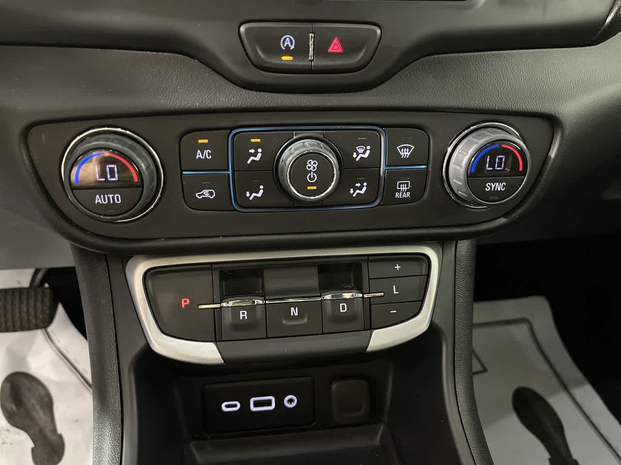 Used 2022 GMC Terrain SLE FWD image 21