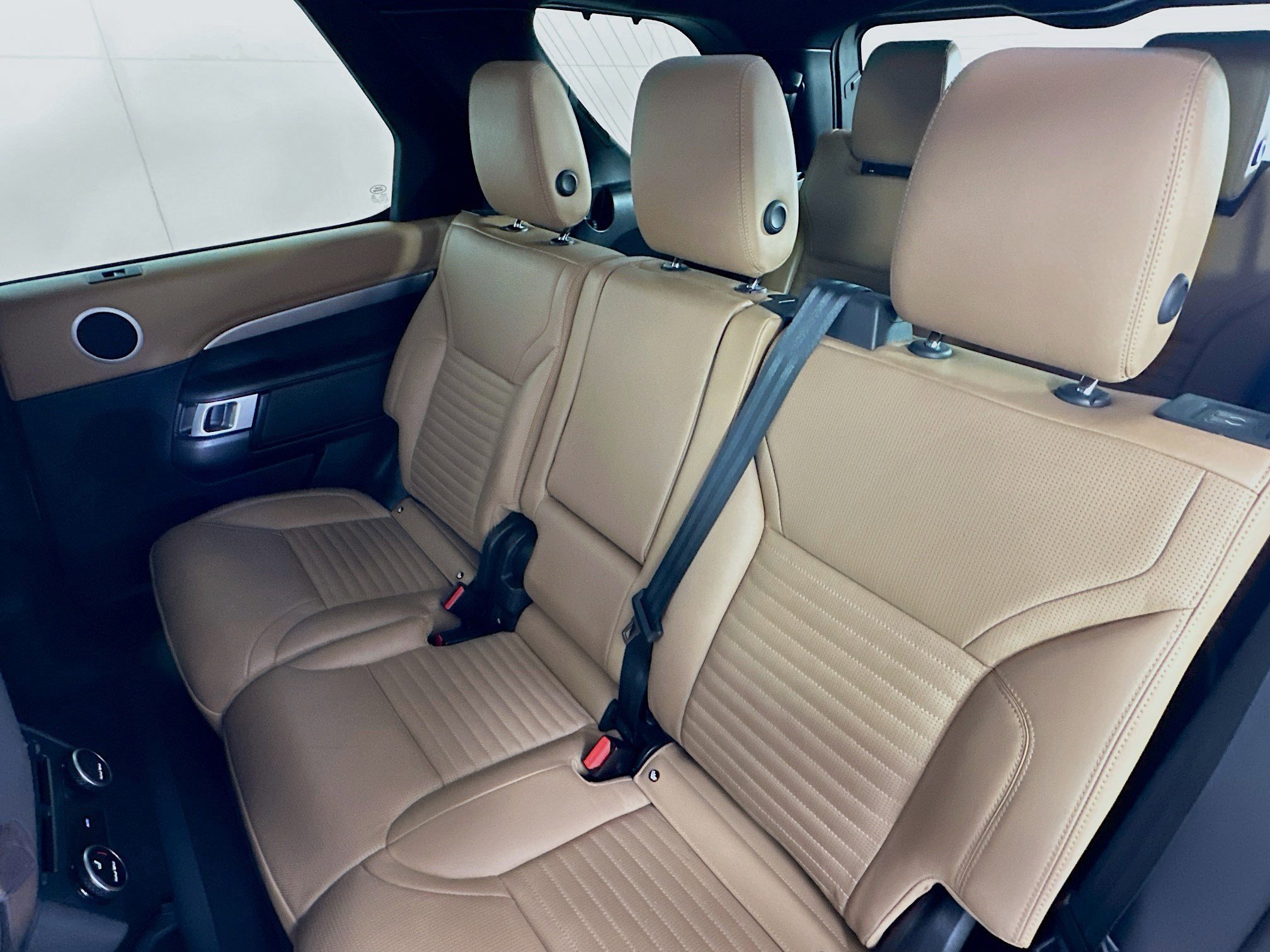 Used 2023 Land Rover Discovery HSE R-Dynamic image 23