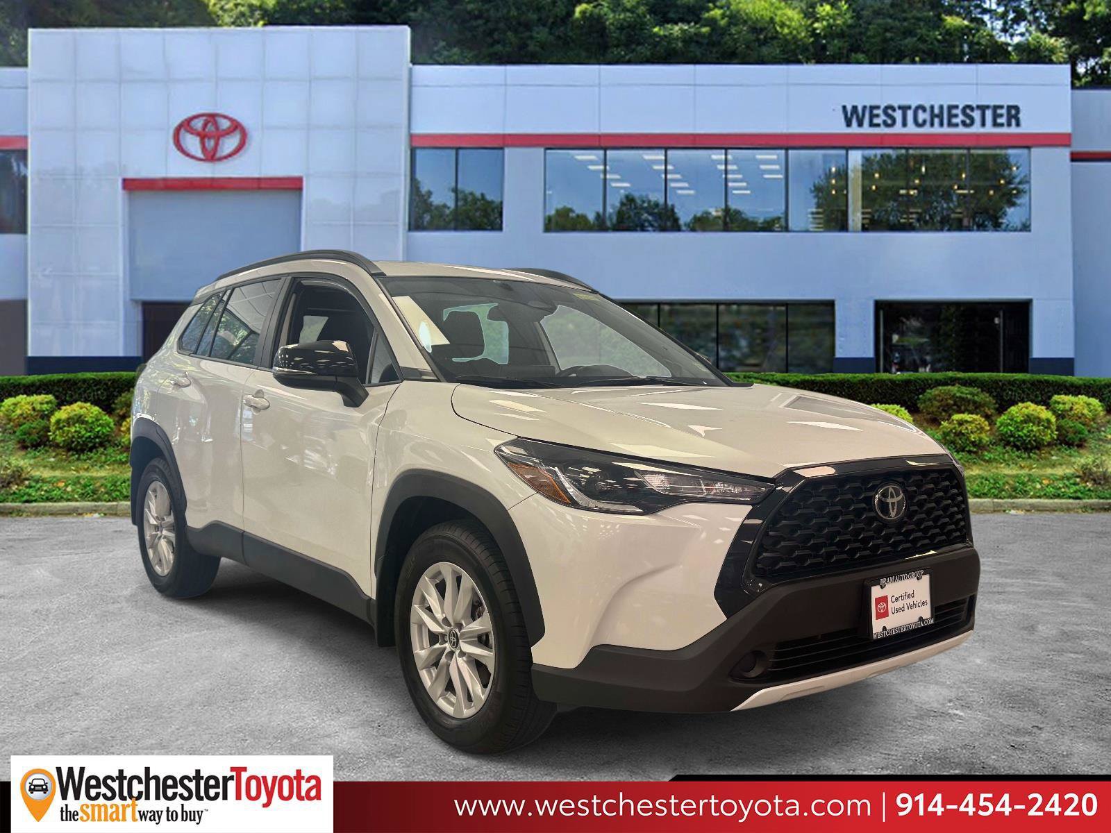 Certified 2025 Toyota Corolla Cross LE w/ Moonroof Package AWD/4WD image 1
