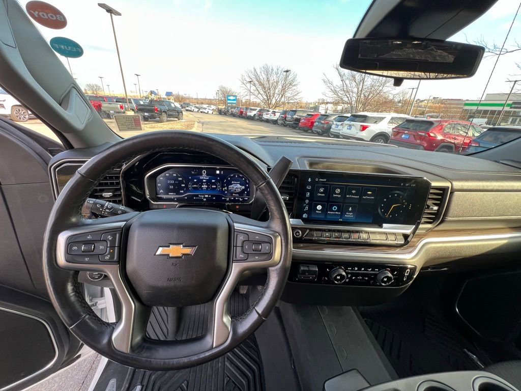 Used 2022 Chevrolet Silverado 1500 LT image 36