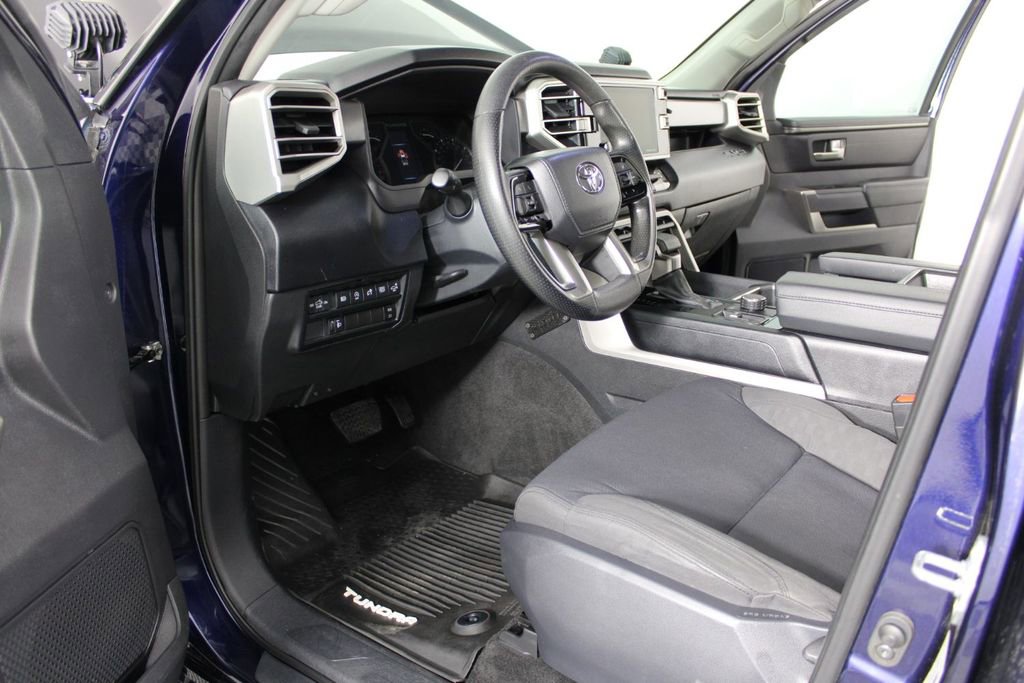Used 2022 Toyota Tundra SR5 w/ SR5 Convenience Package image 17