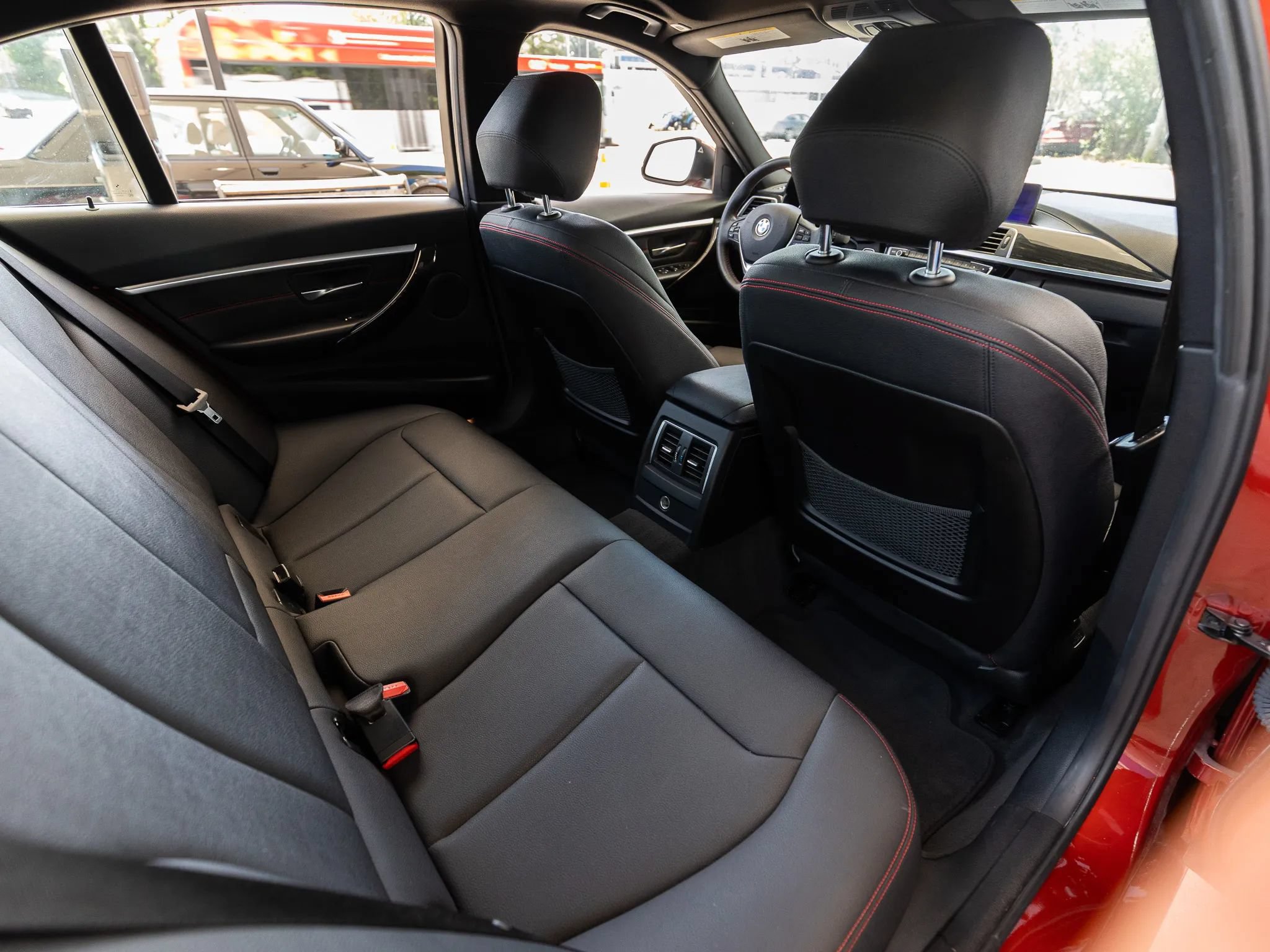 Used 2018 BMW 330i xDrive Sedan AWD/4WD image 27