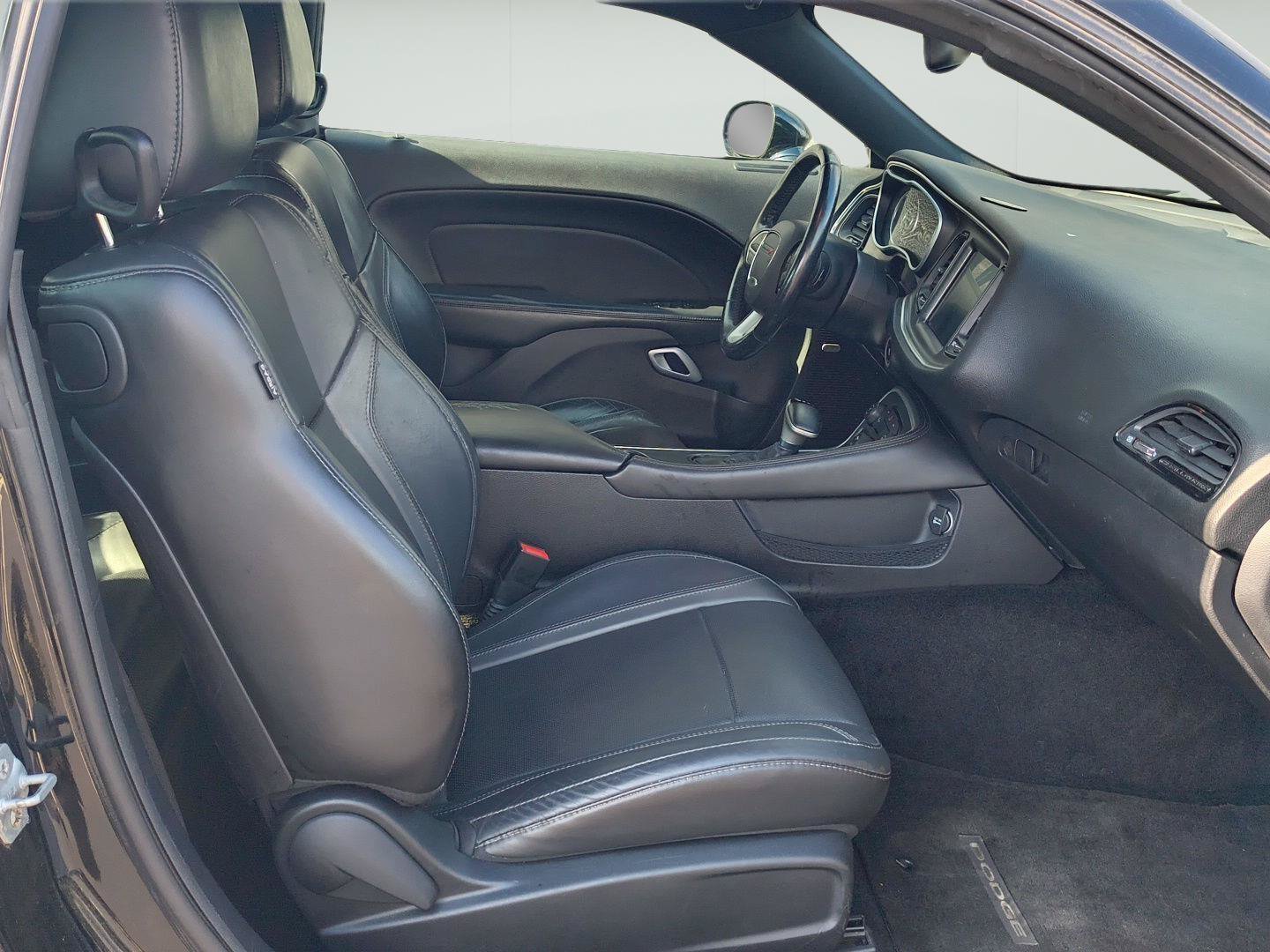 Used 2015 Dodge Challenger R/T Plus RWD image 18
