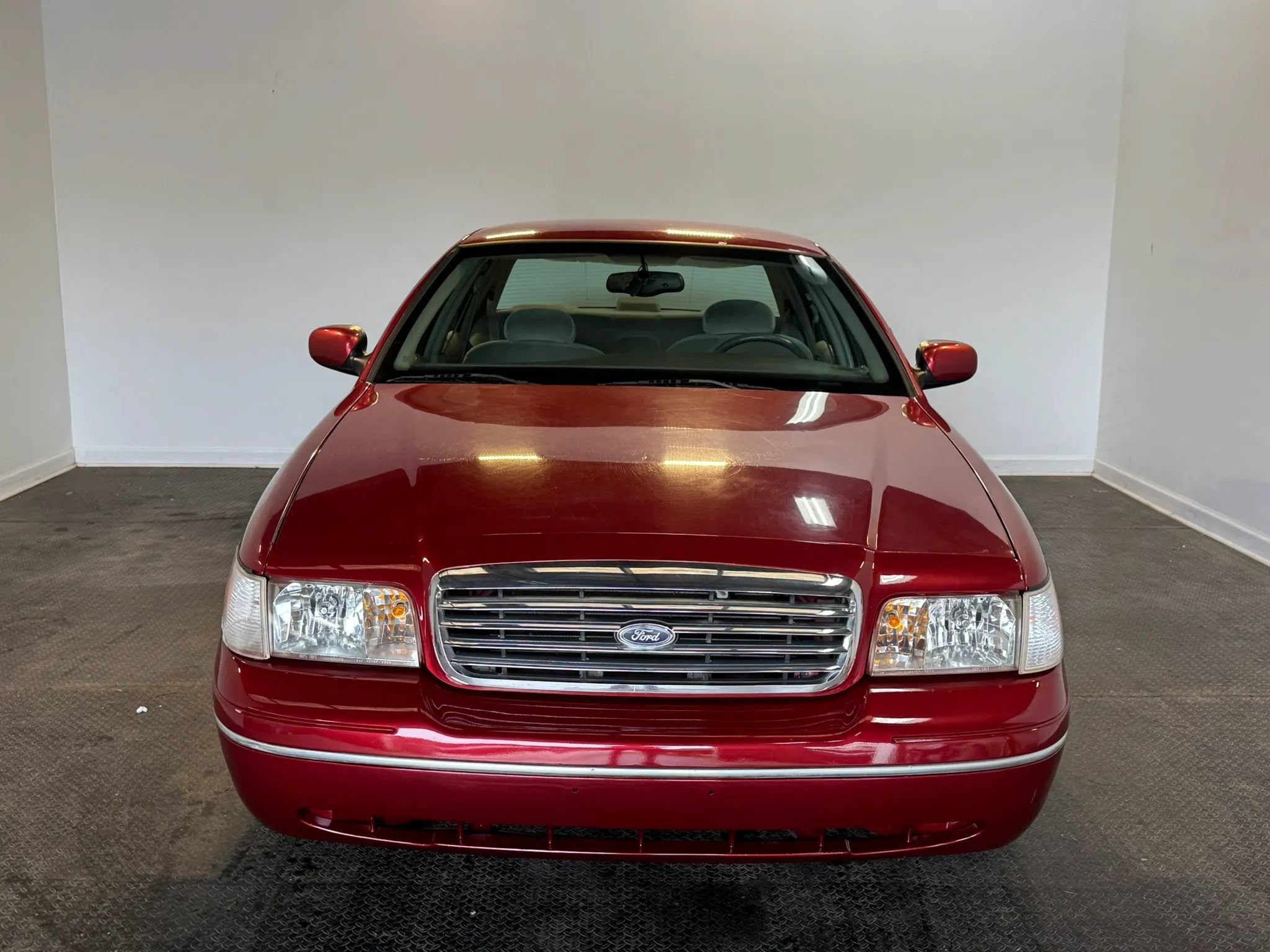 Used 1999 Ford Crown Victoria LX RWD image 2