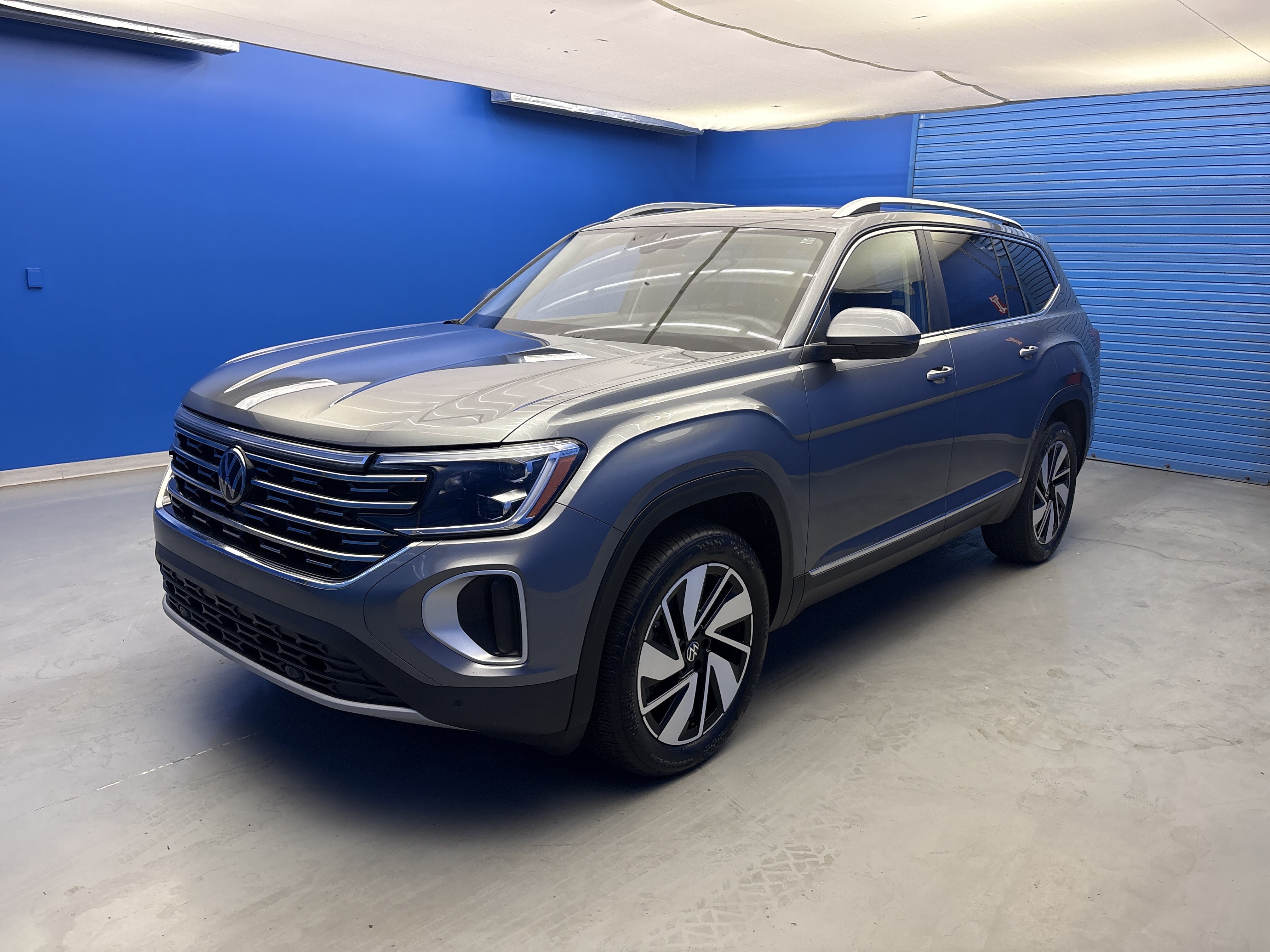 Used 2024 Volkswagen Atlas SEL AWD/4WD image 4