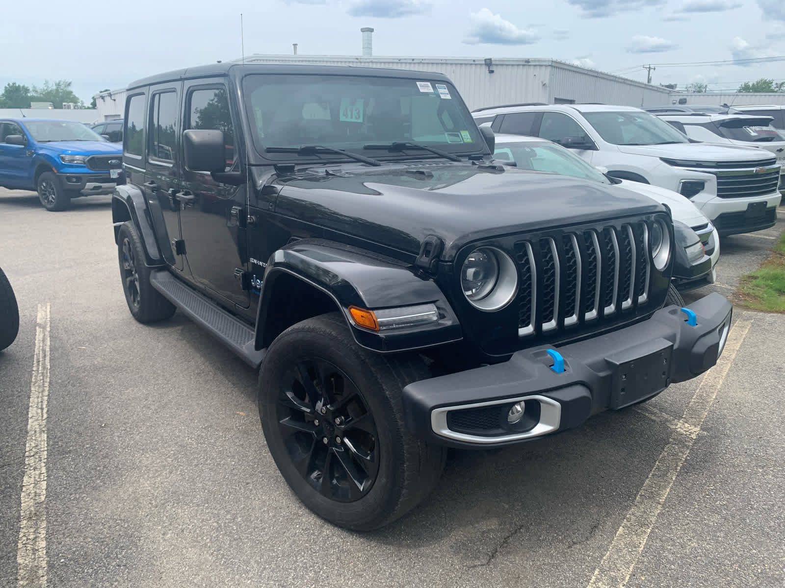 Used 2023 Jeep Wrangler Unlimited Sahara w/ Cold Weather Group AWD/4WD image 2