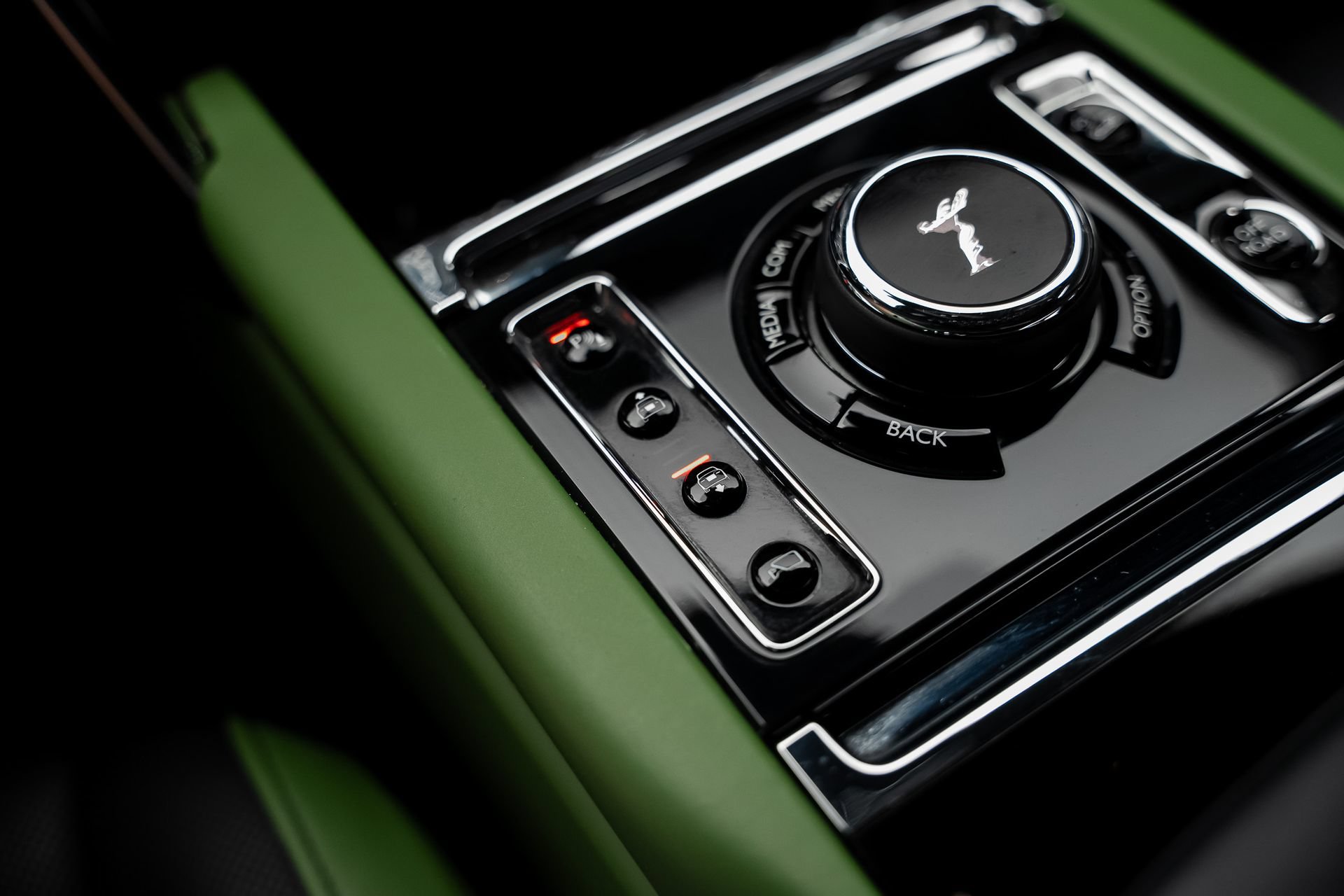 Used 2024 Rolls-Royce Cullinan w/ Cullinan Package AWD/4WD image 56