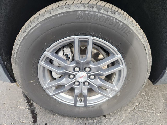 Used 2025 GMC Acadia Elevation image 10