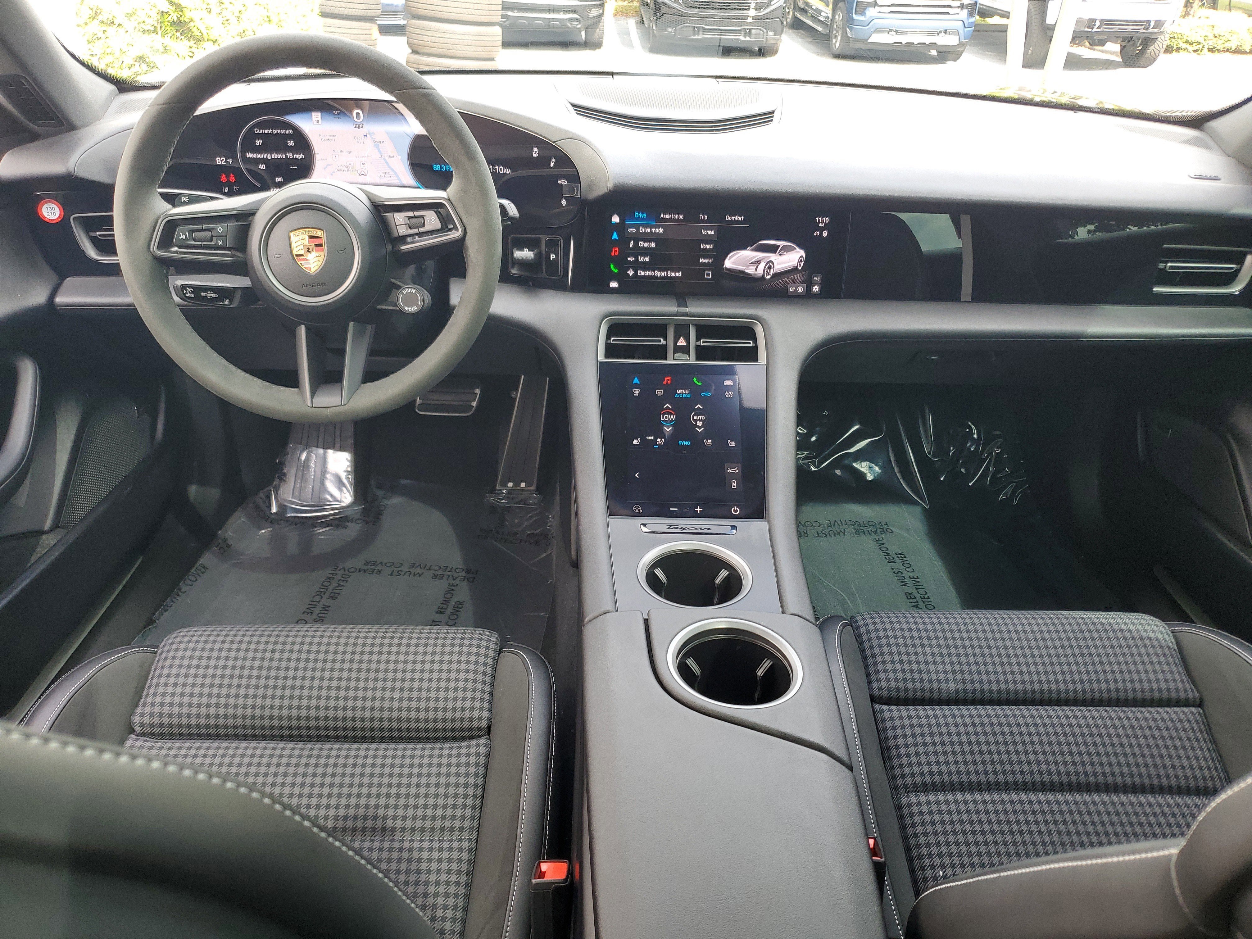 Used 2025 Porsche Taycan image 15