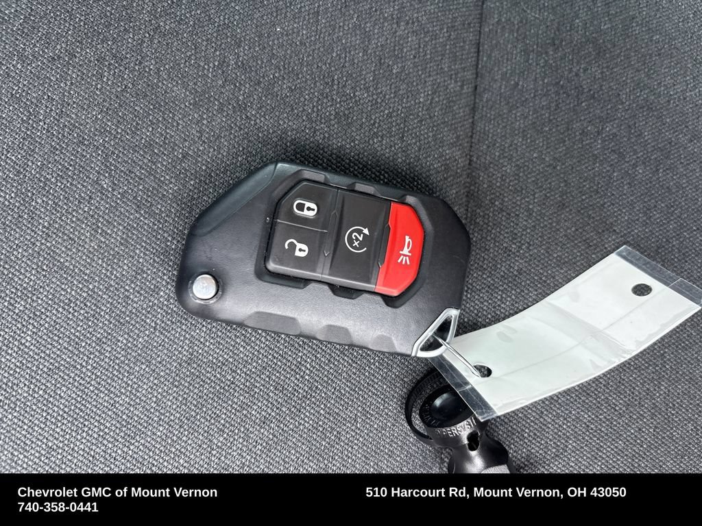 Used 2026 Jeep Wrangler Unlimited Sahara AWD/4WD image 30