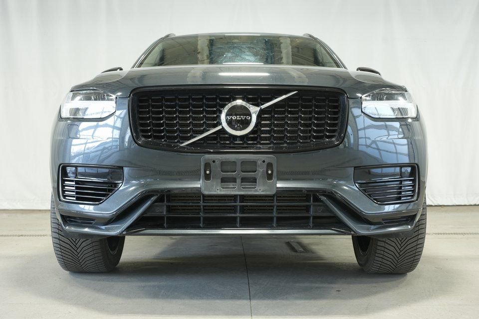 Used 2022 Volvo XC90 T8 R-Design w/ Advanced Package image 9