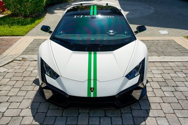 Used 2023 Lamborghini Huracan Tecnica RWD image 5