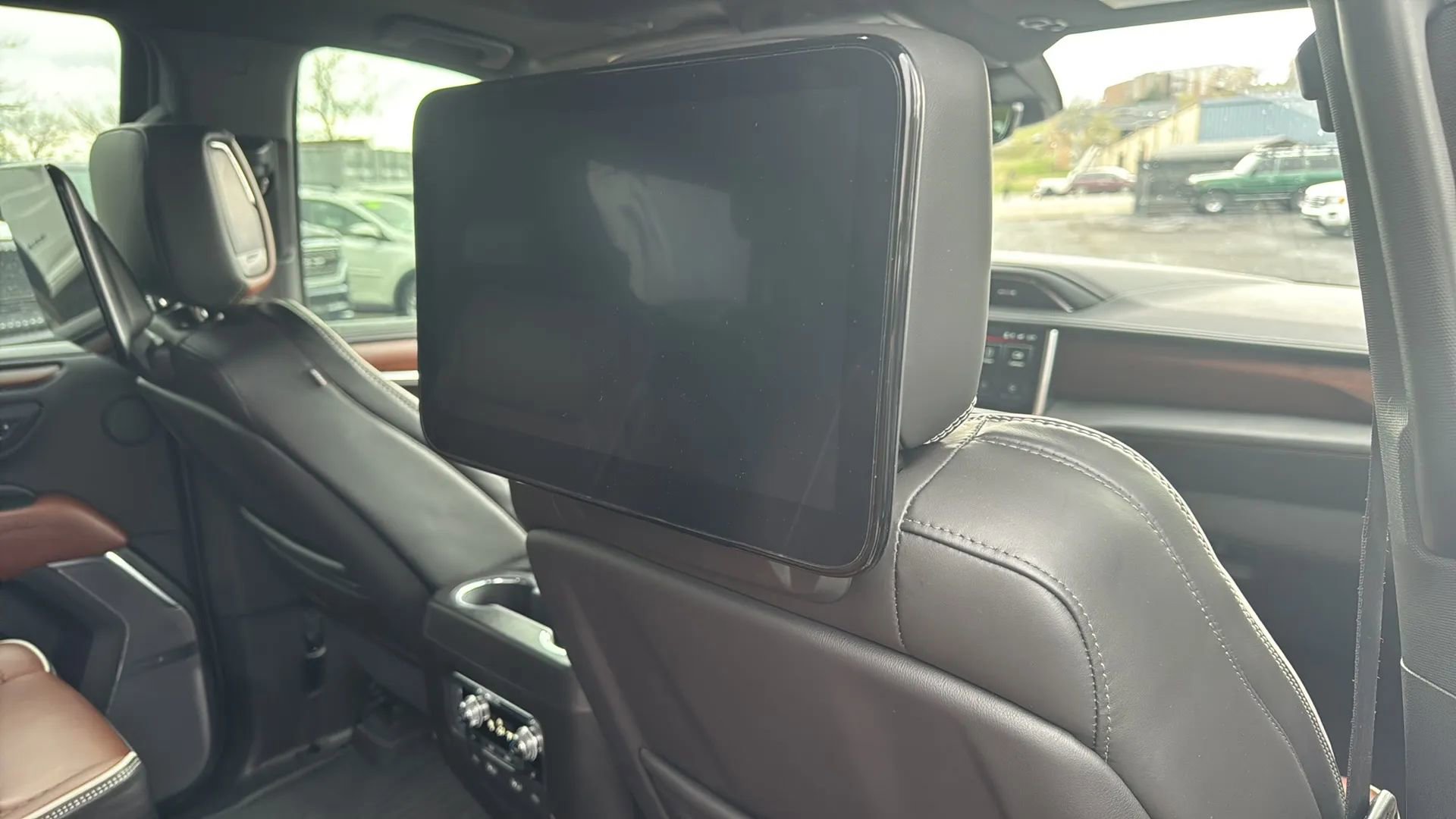 Used 2023 GMC Yukon Denali Ultimate image 23