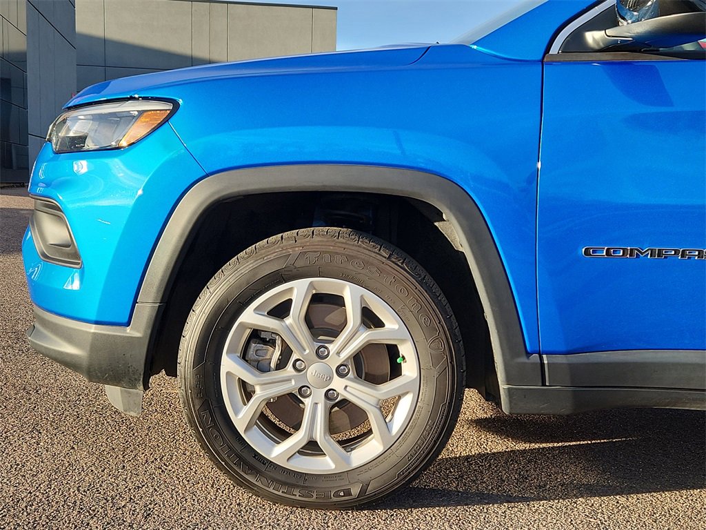 Used 2024 Jeep Compass Latitude image 6