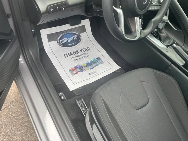 Certified 2025 Hyundai Elantra SE FWD image 17
