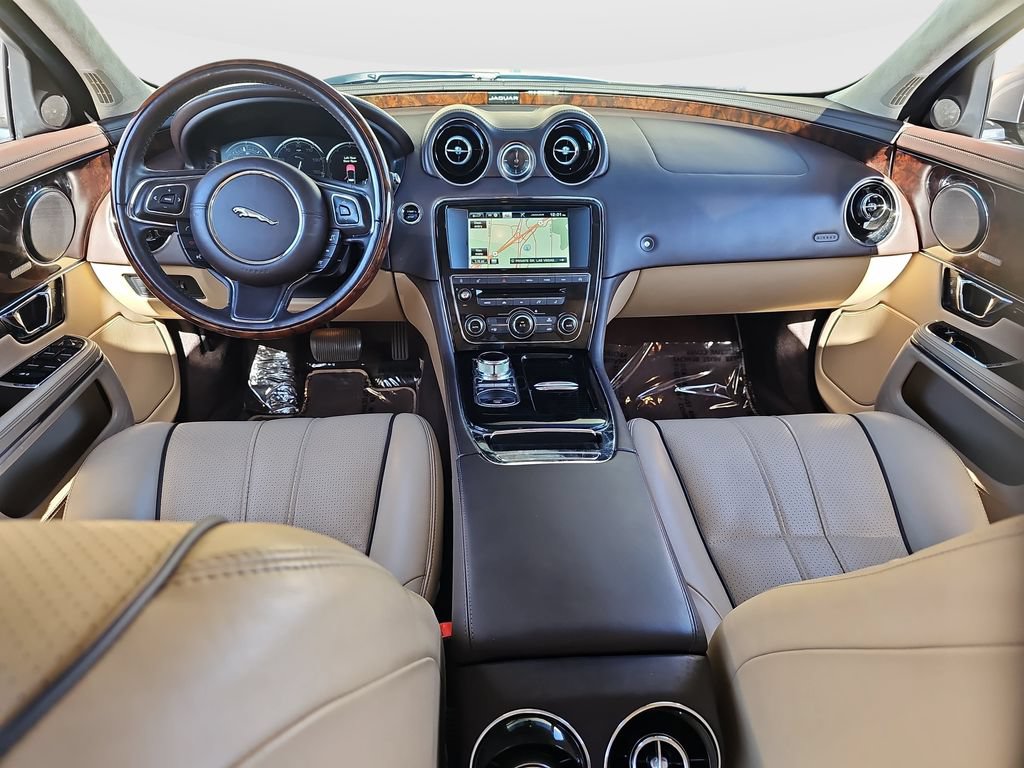 Used 2015 Jaguar XJ L Portfolio RWD image 20