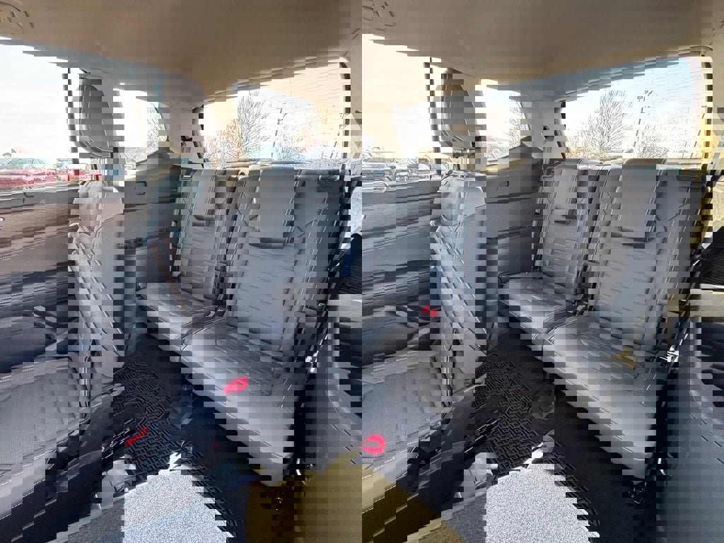 Used 2024 Volkswagen Atlas SEL image 12