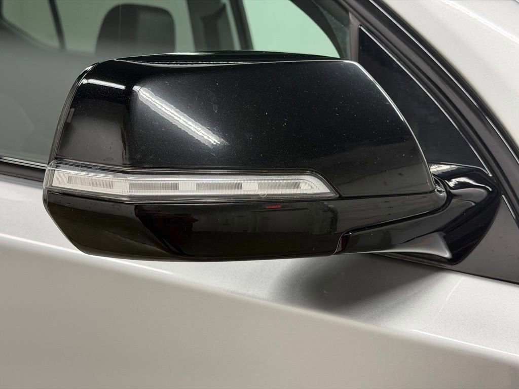 Used 2019 Chevrolet Traverse Premier w/ Redline Edition image 28