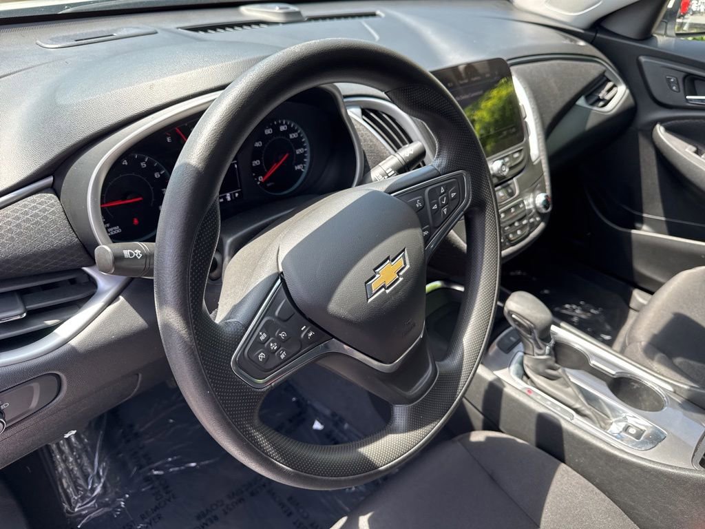 Used 2023 Chevrolet Malibu LT FWD image 9