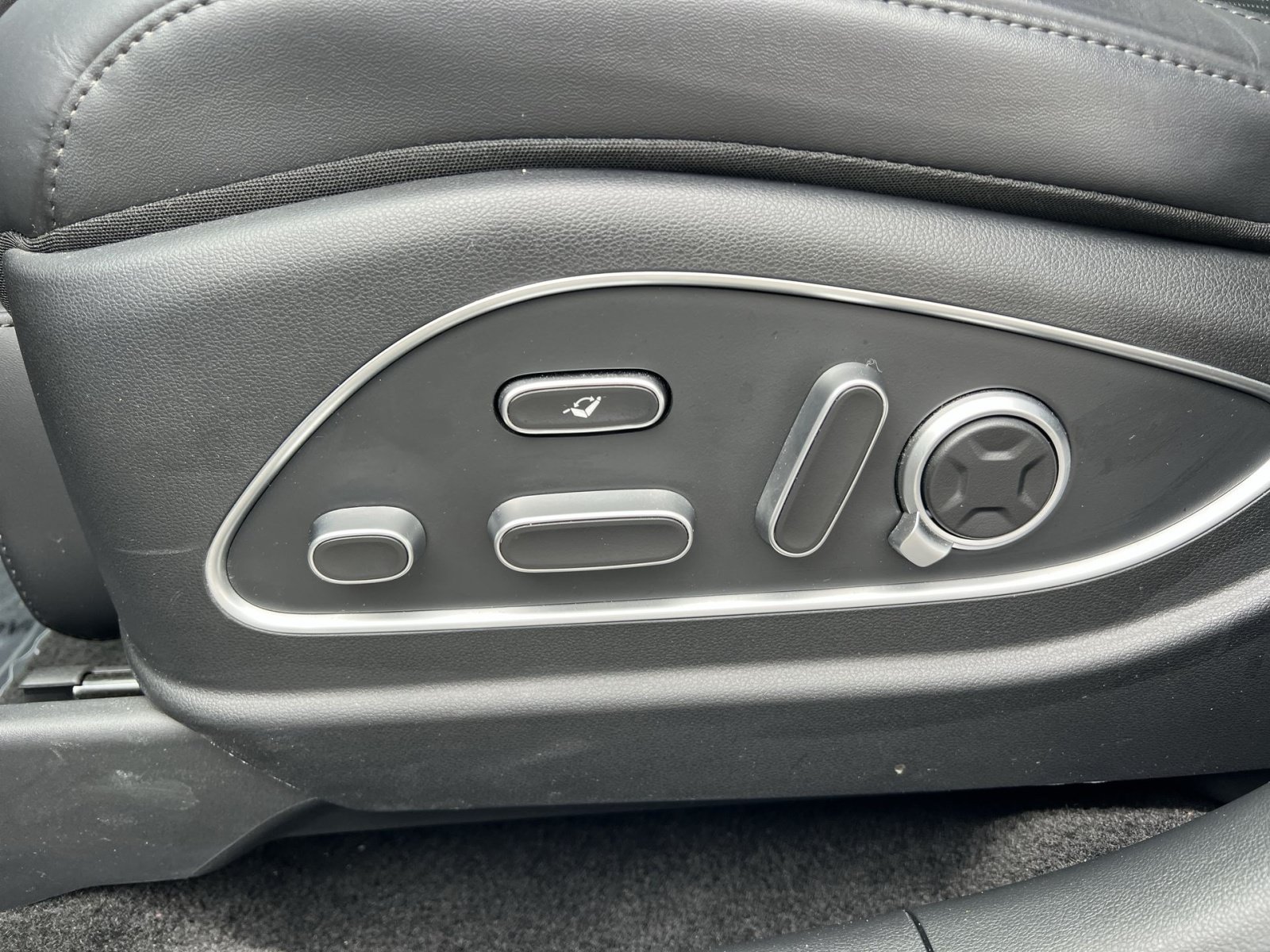 Used 2026 Hyundai Palisade Calligraphy AWD/4WD image 14