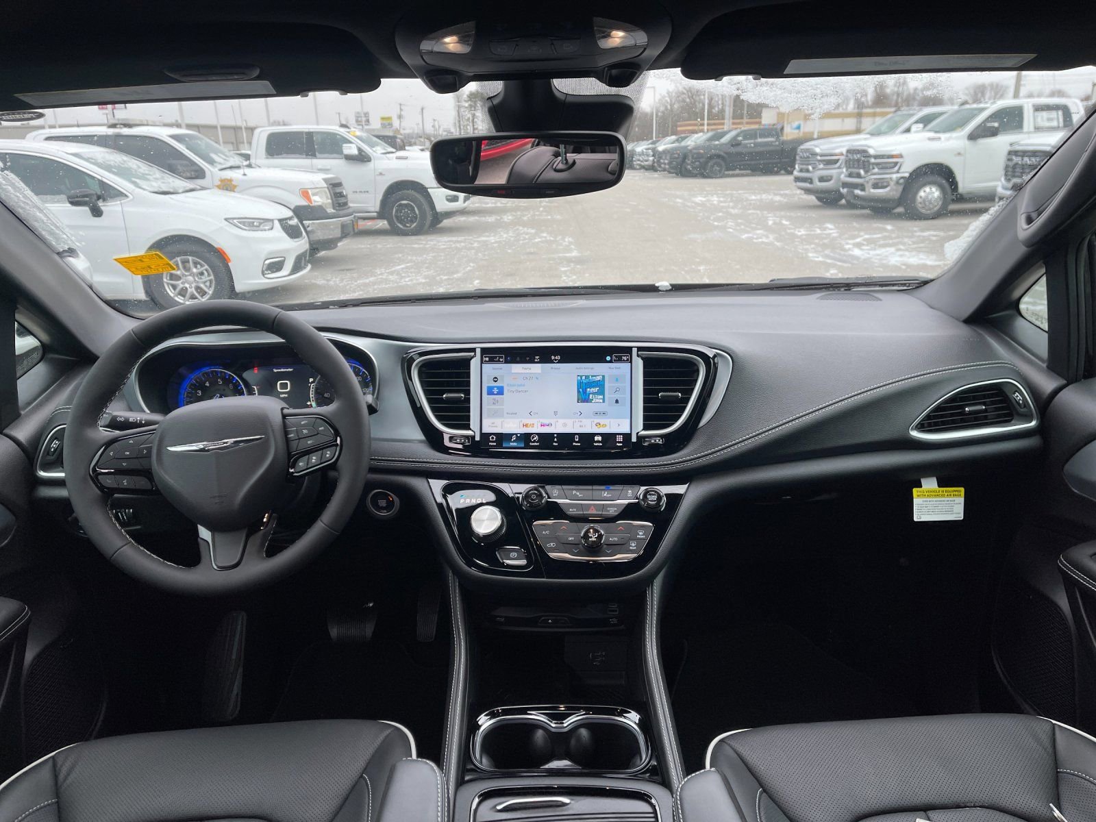 New 2026 Chrysler Pacifica Limited w/ Uconnect Theater Family Group image 14