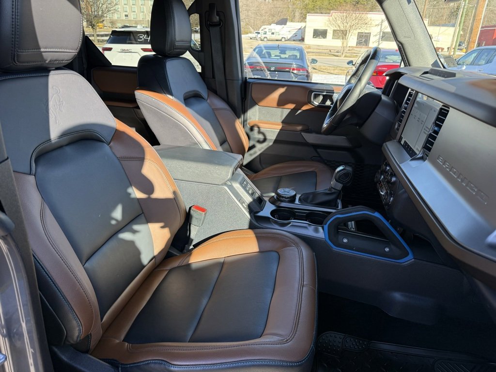 Used 2023 Ford Bronco Outer Banks image 10