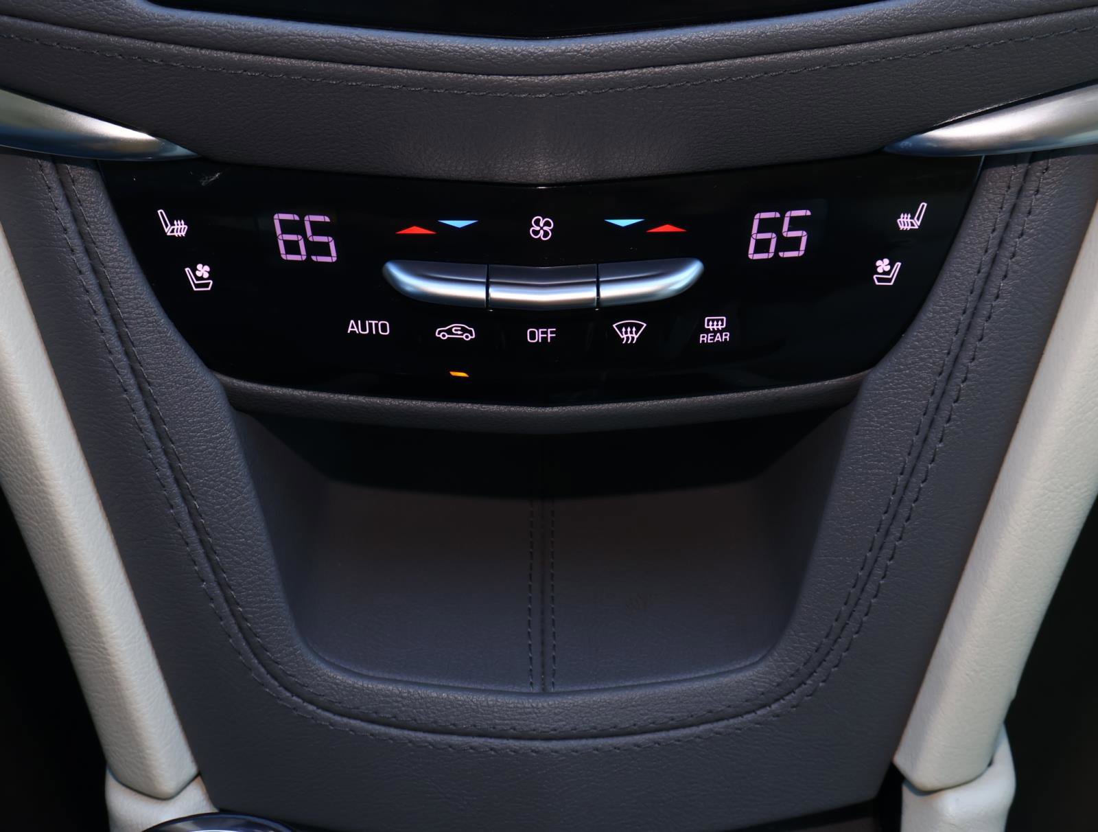 Certified 2022 Cadillac XT5 Premium Luxury w/ Technology Package image 28