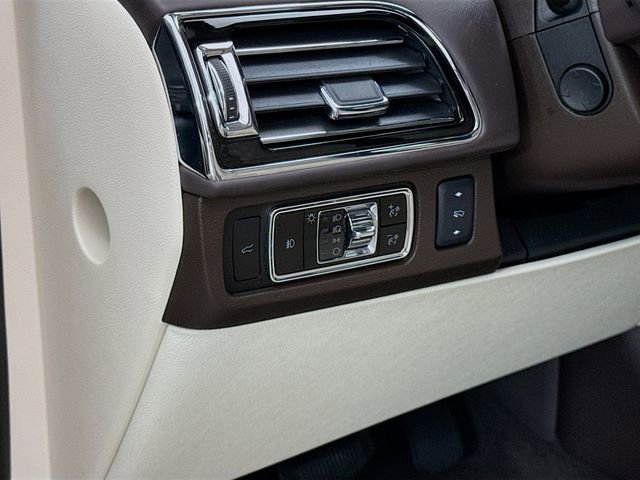 Used 2024 Lincoln Navigator L Black Label image 10