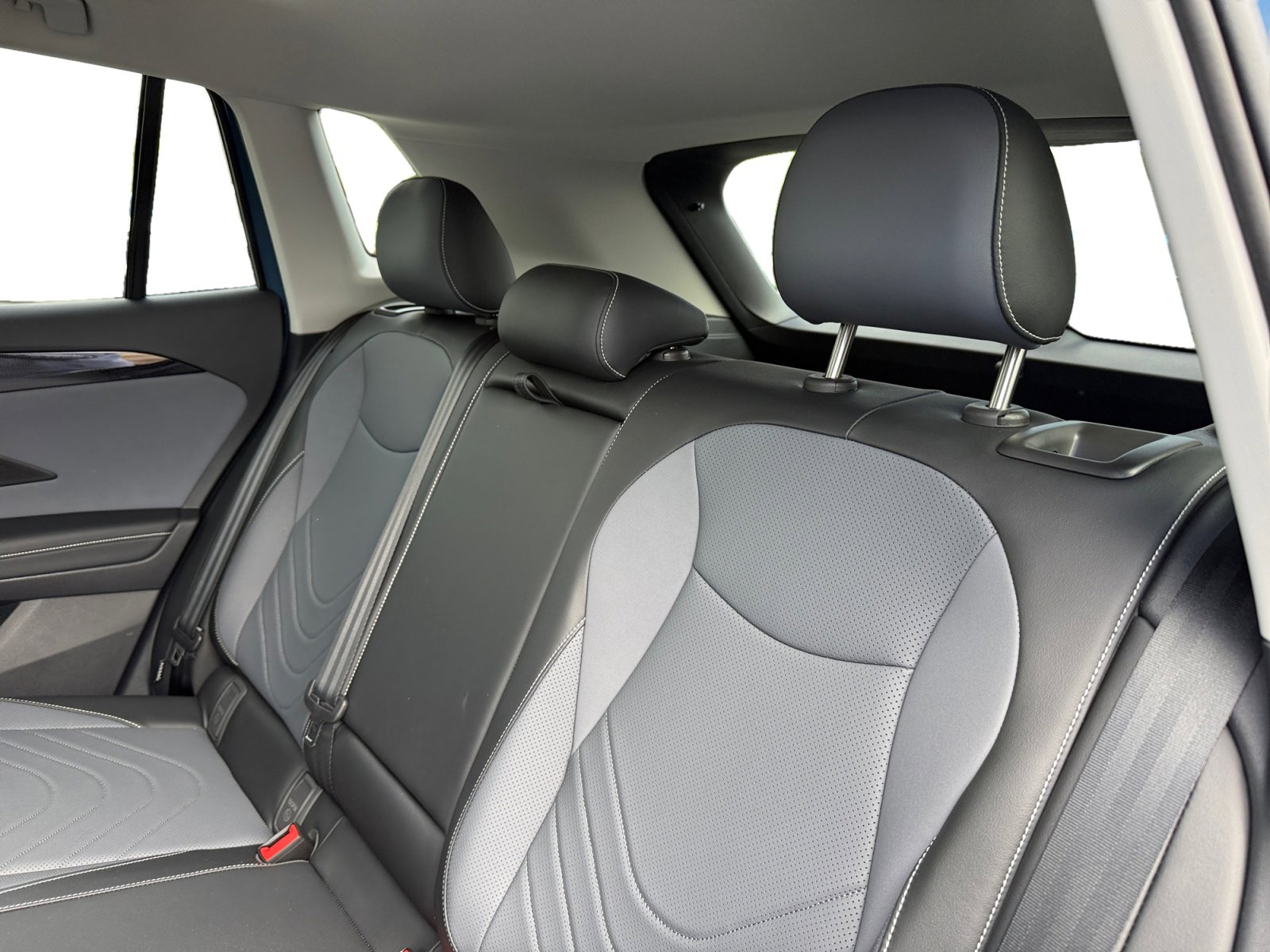 New 2026 Volkswagen Tiguan SE AWD/4WD image 16