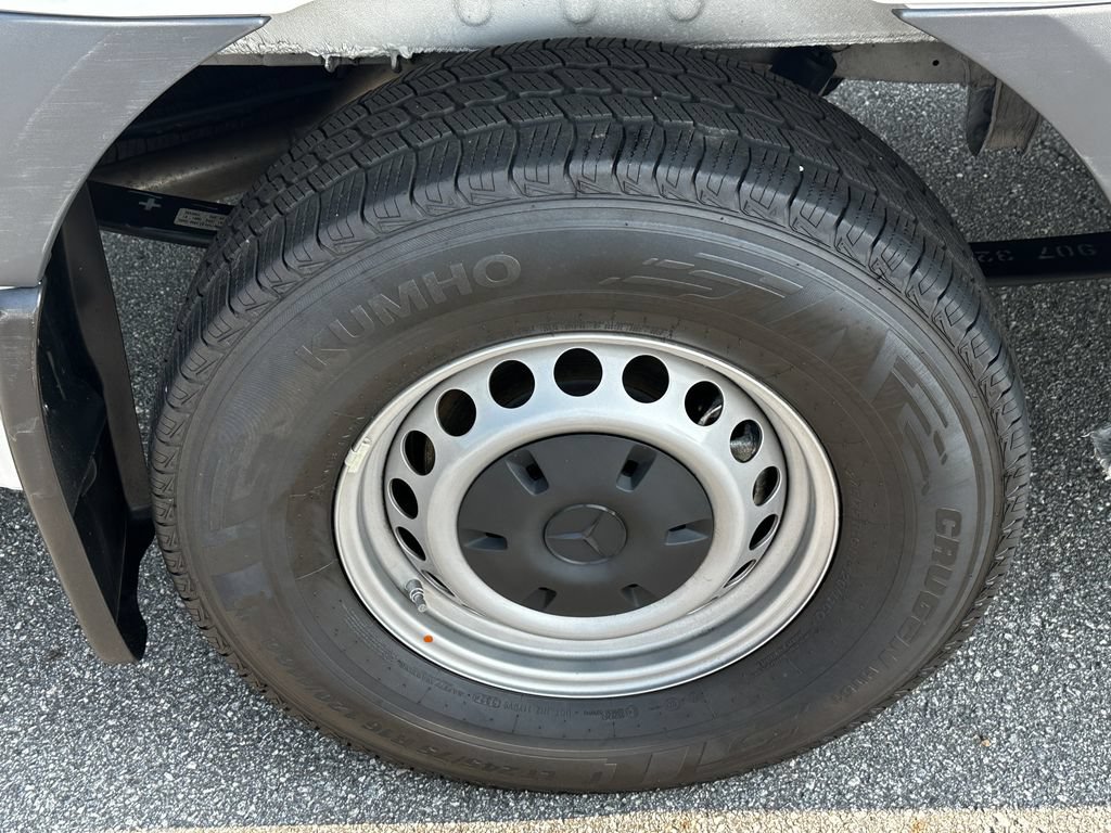 Used 2025 Mercedes-Benz Sprinter 2500 image 20
