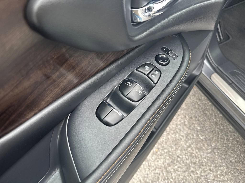 Used 2024 Nissan Murano Platinum w/ Cargo Package image 12