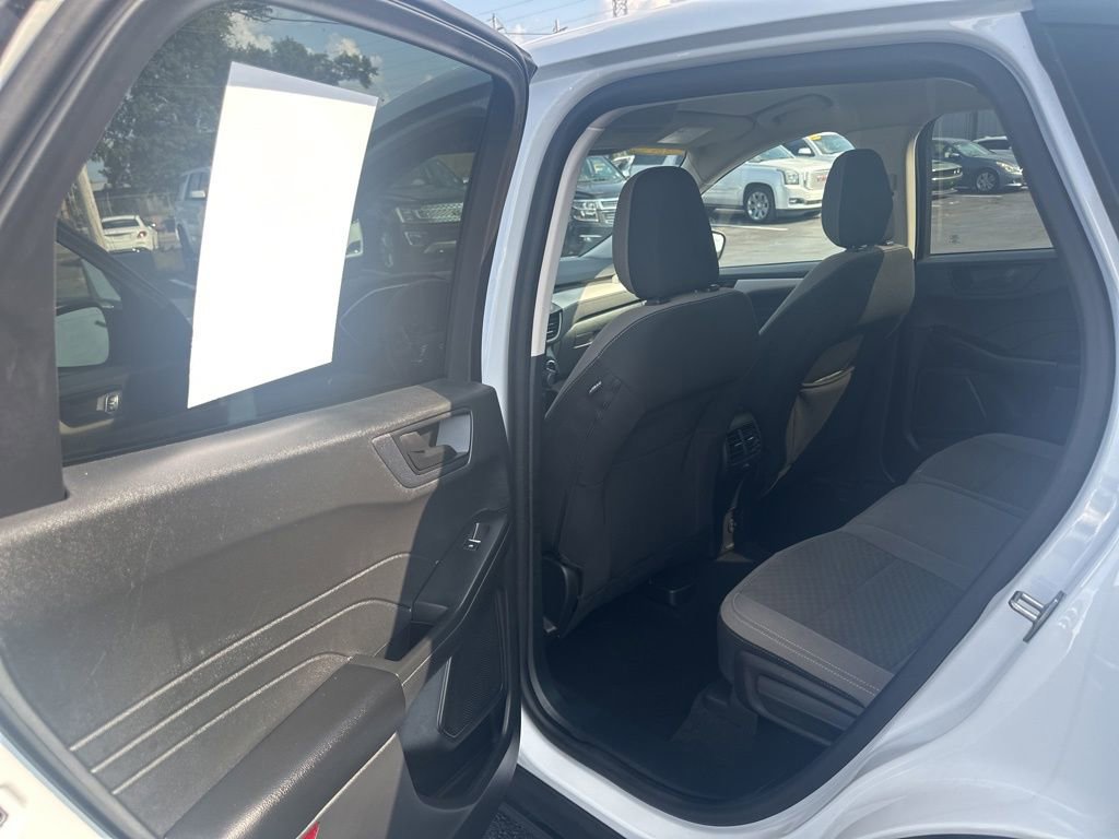 Used 2022 Ford Escape SE w/ SE Sport Appearance Package image 24