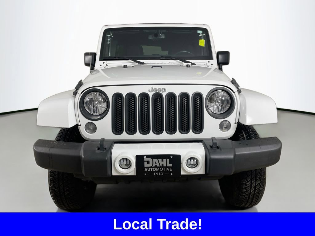 Used 2016 Jeep Wrangler Unlimited Sahara image 2
