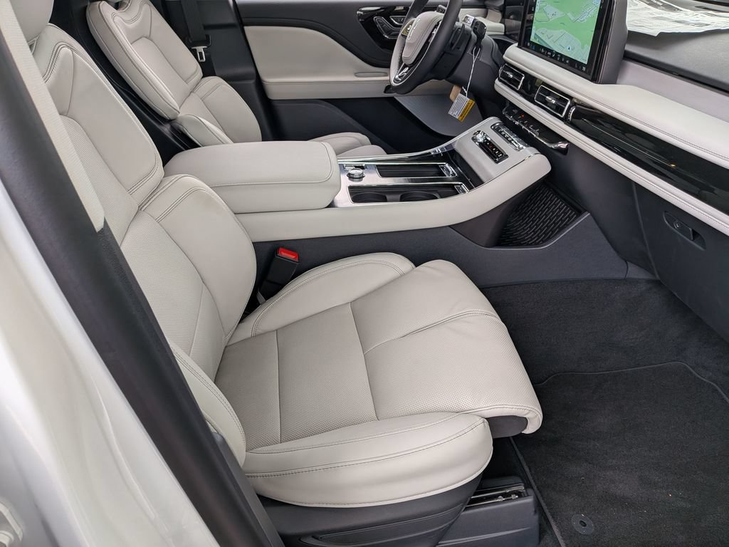 New 2026 Lincoln Aviator Reserve w/ Luxury Package RWD image 30