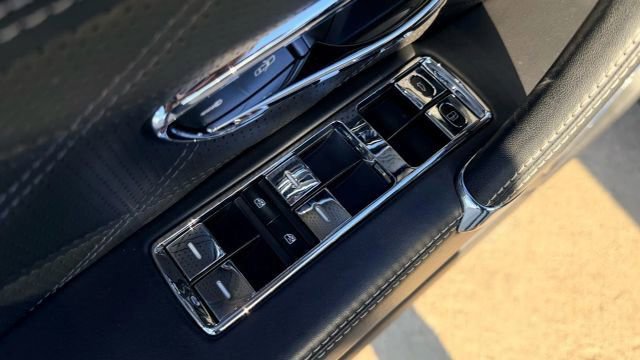 Used 2016 Bentley Flying Spur V8 image 13