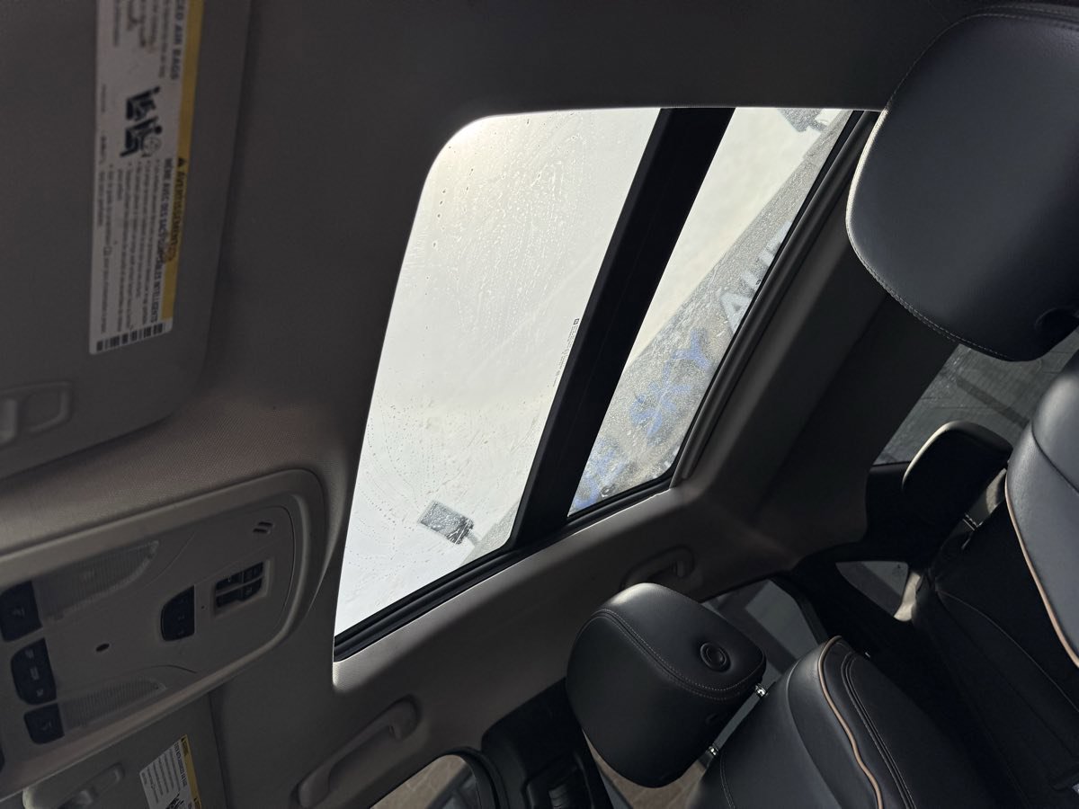 Used 2017 Chevrolet Impala Premier w/ Enhanced Convenience Package image 23