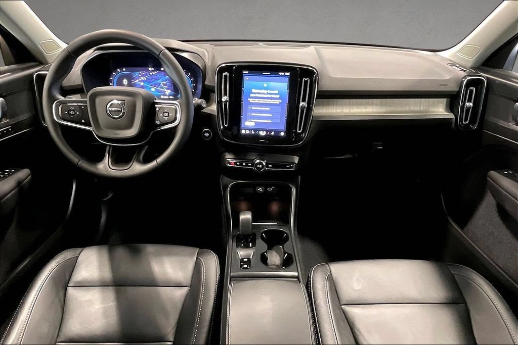 Certified 2023 Volvo XC40 B5 Core w/ Convenience Package AWD/4WD image 8