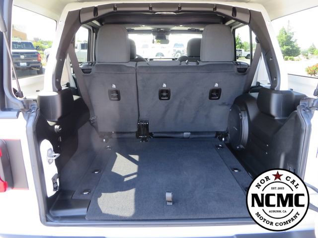 Used 2024 Jeep Wrangler Unlimited Rubicon w/ Technology Group AWD/4WD image 59