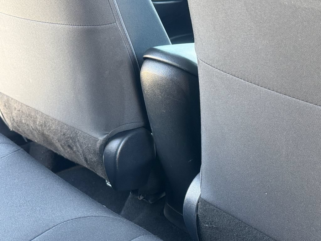 Used 2018 Toyota C-HR XLE FWD image 22