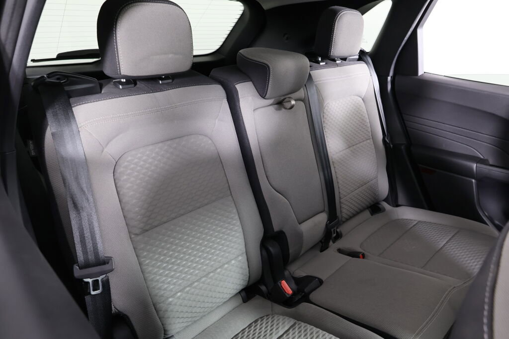 Used 2022 Ford Escape SE w/ SE Sport Appearance Package image 20