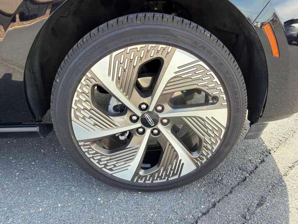 Certified 2025 Lincoln Navigator L Black Label AWD/4WD image 10