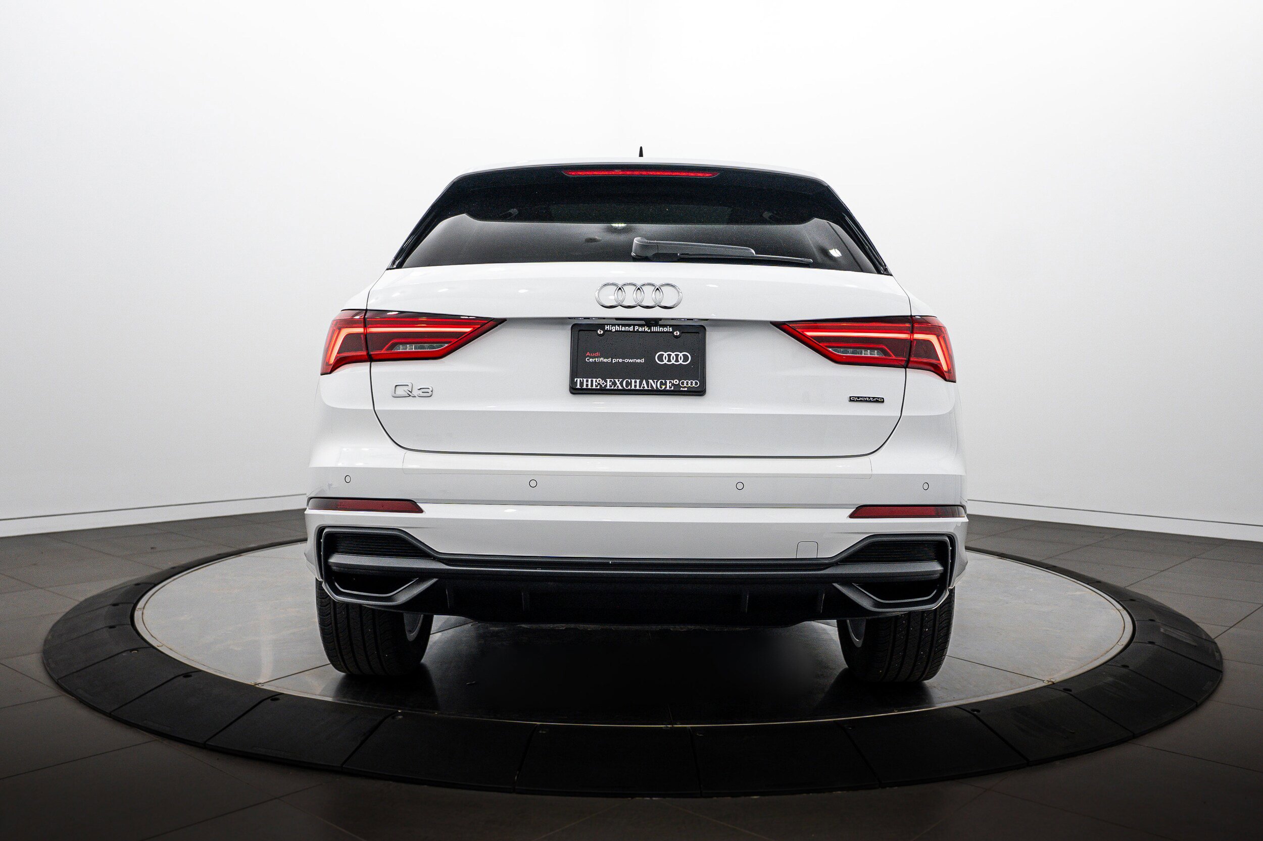 Used 2023 Audi Q3 2.0T Premium w/ Convenience Package AWD/4WD image 21