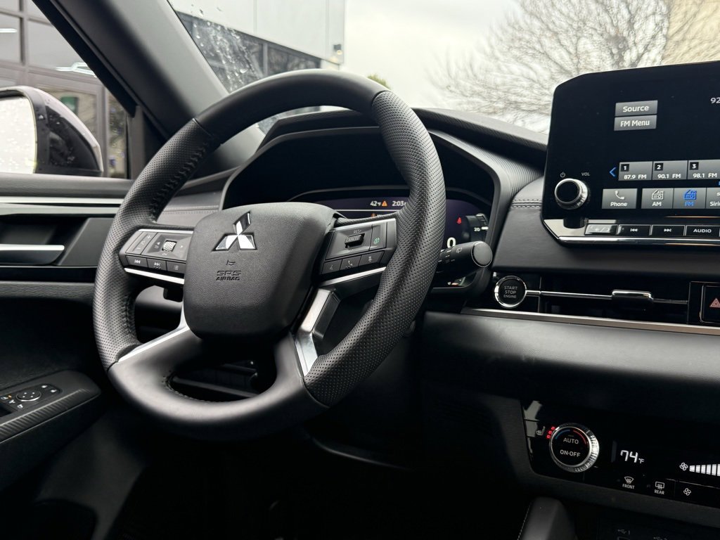 Used 2024 Mitsubishi Outlander SE image 29