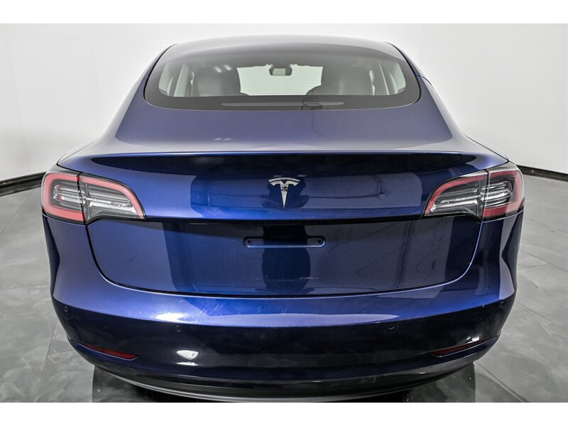 Used 2022 Tesla Model 3 RWD image 8