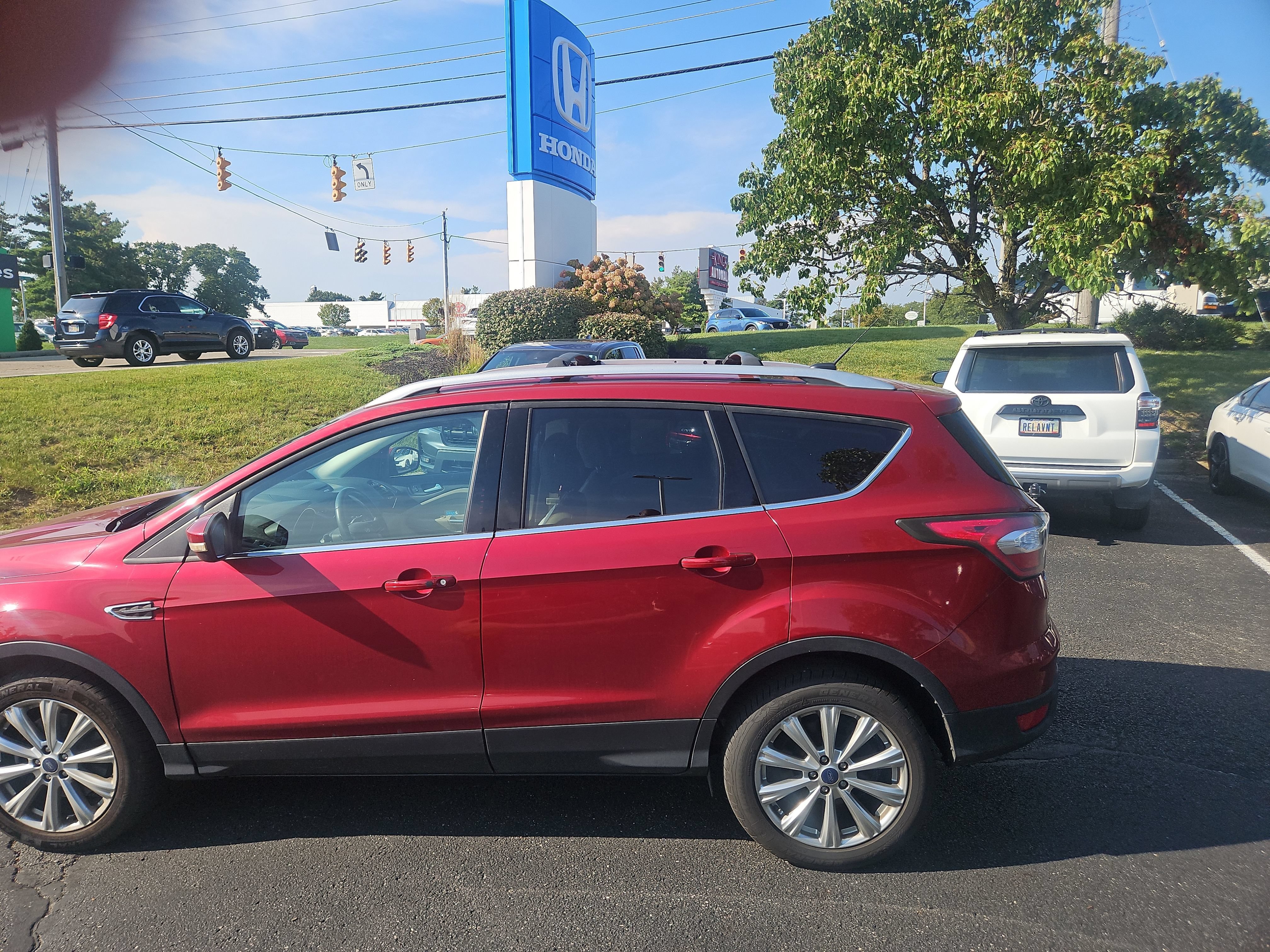 Used 2017 Ford Escape Titanium FWD image 9